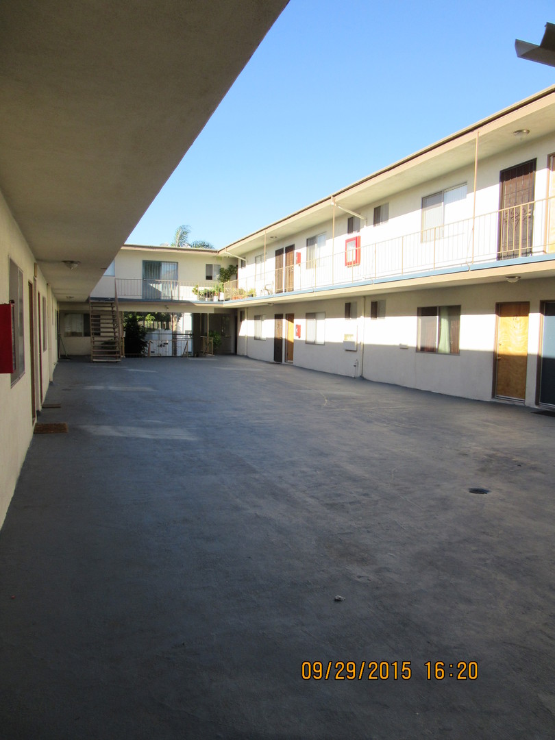 4012 129th Street courtyard